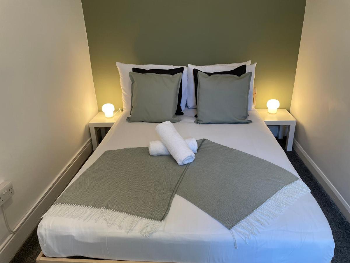 Kitchener - Wonderful 2-Bedroom Apt Sleeps 5 Free Parking Free Wifi Gateshead Ngoại thất bức ảnh