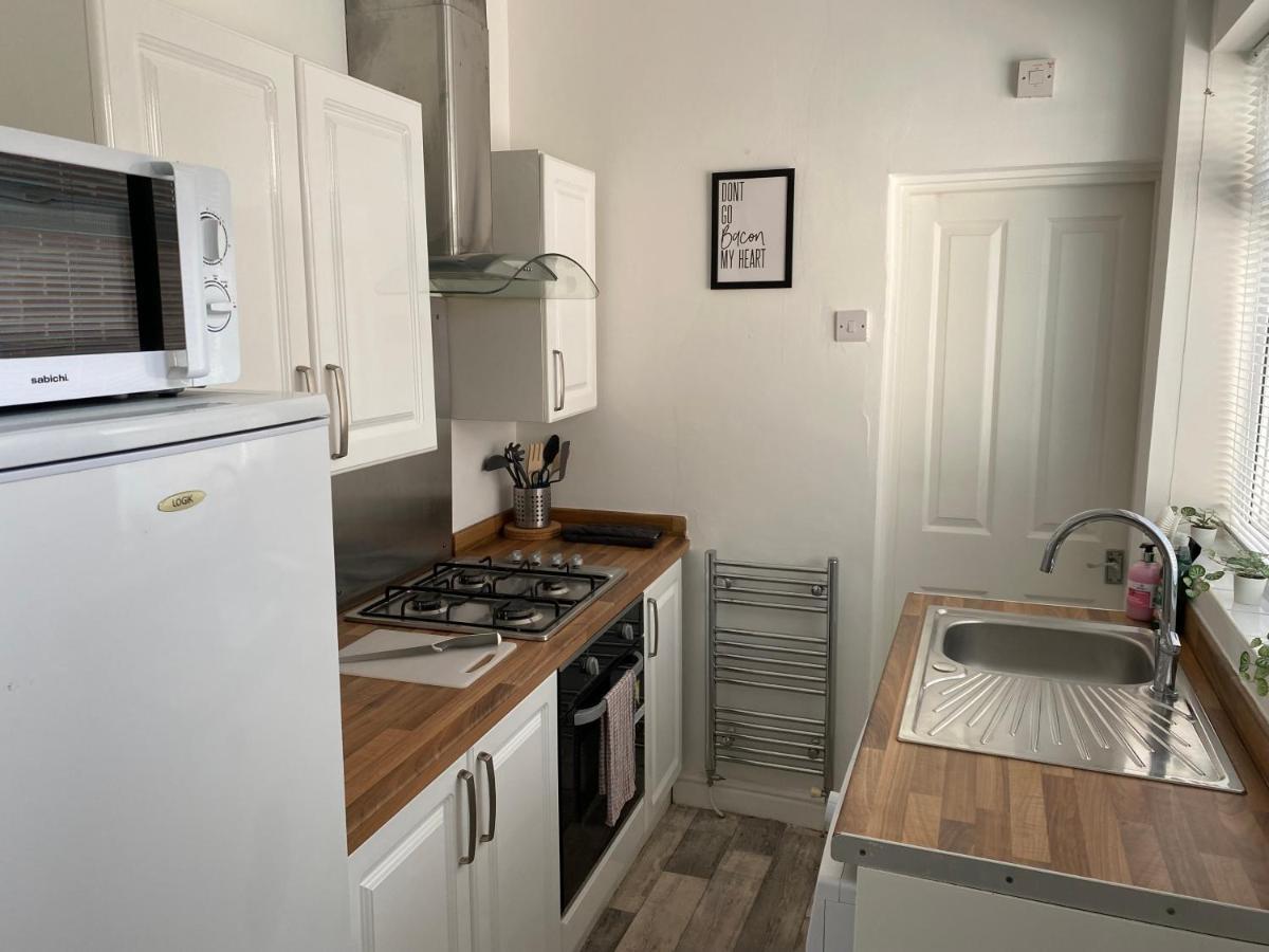 Kitchener - Wonderful 2-Bedroom Apt Sleeps 5 Free Parking Free Wifi Gateshead Ngoại thất bức ảnh
